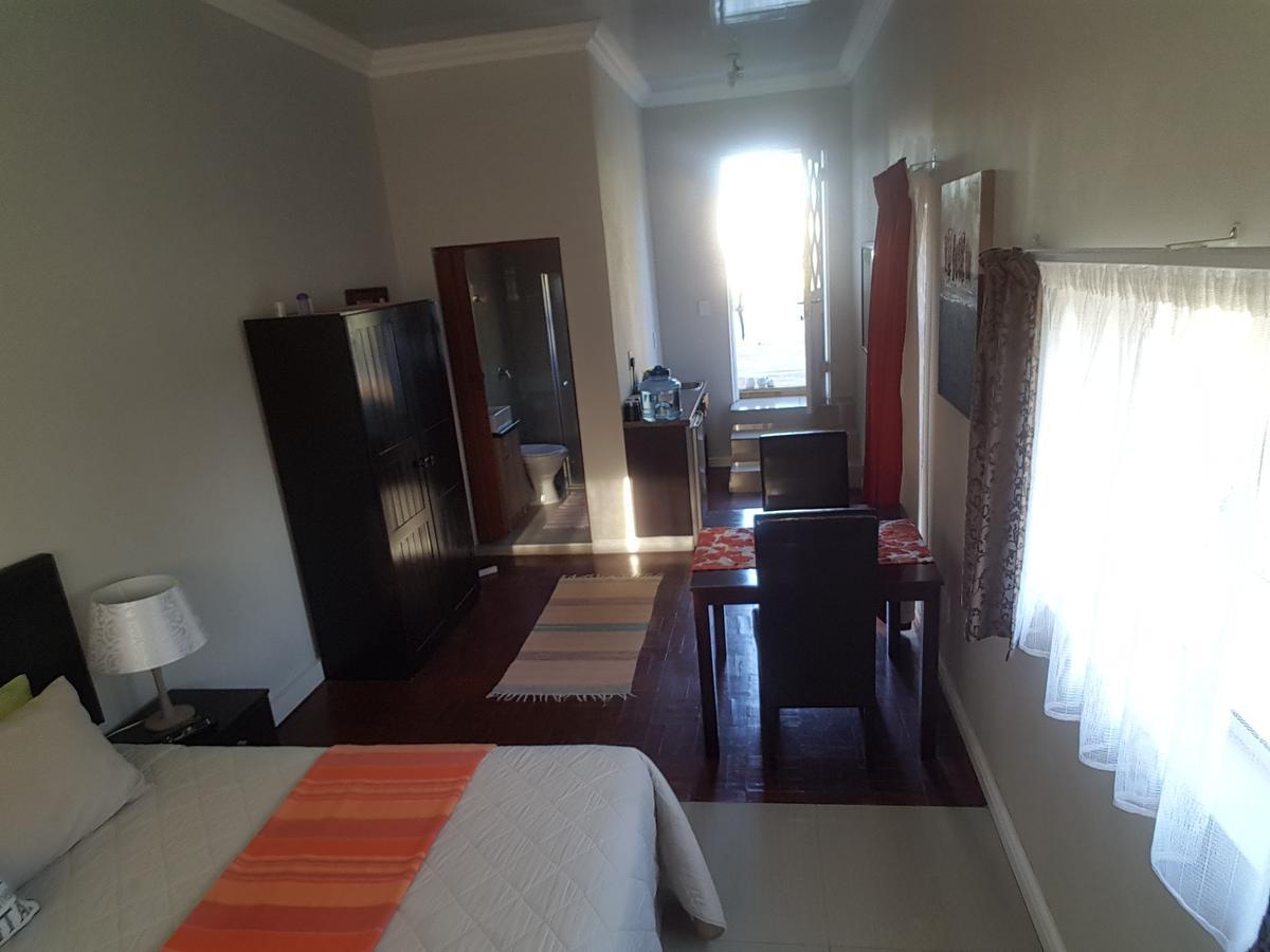 Beachway Guesthouse Port Elizabeth Exterior photo